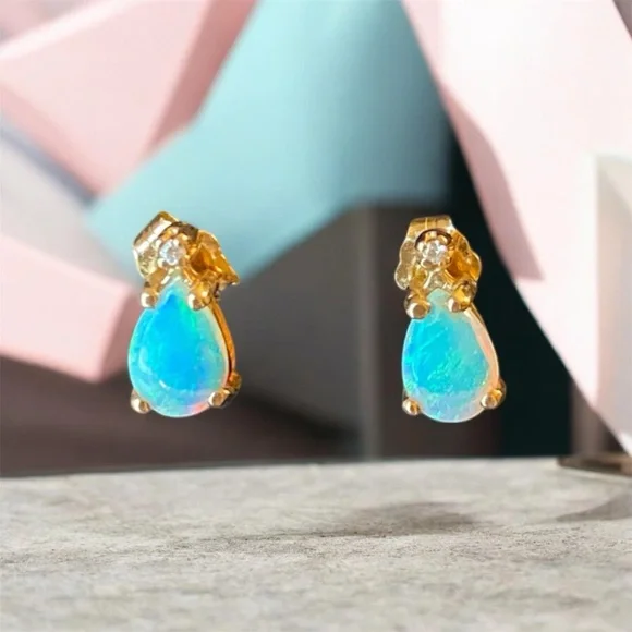 14k Opal and Diamond Gold
Earrings Elegant Addition to Your Collection! - Picture 1 of 7